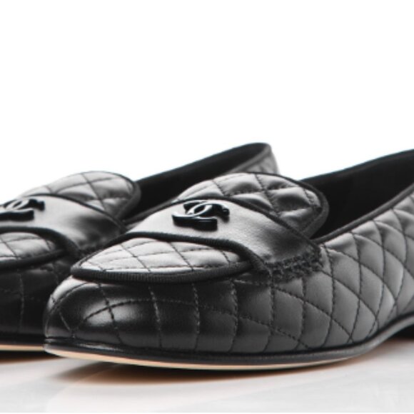 CHANEL Lambskin Quilted Womens CC Loafers - Picture 2 of 5